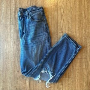 Hollister Ultra high rise mom jean Vintage stretch